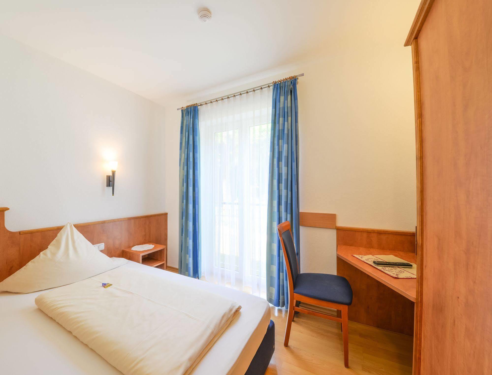 Hotel Waldhof 호엔카머 외부 사진