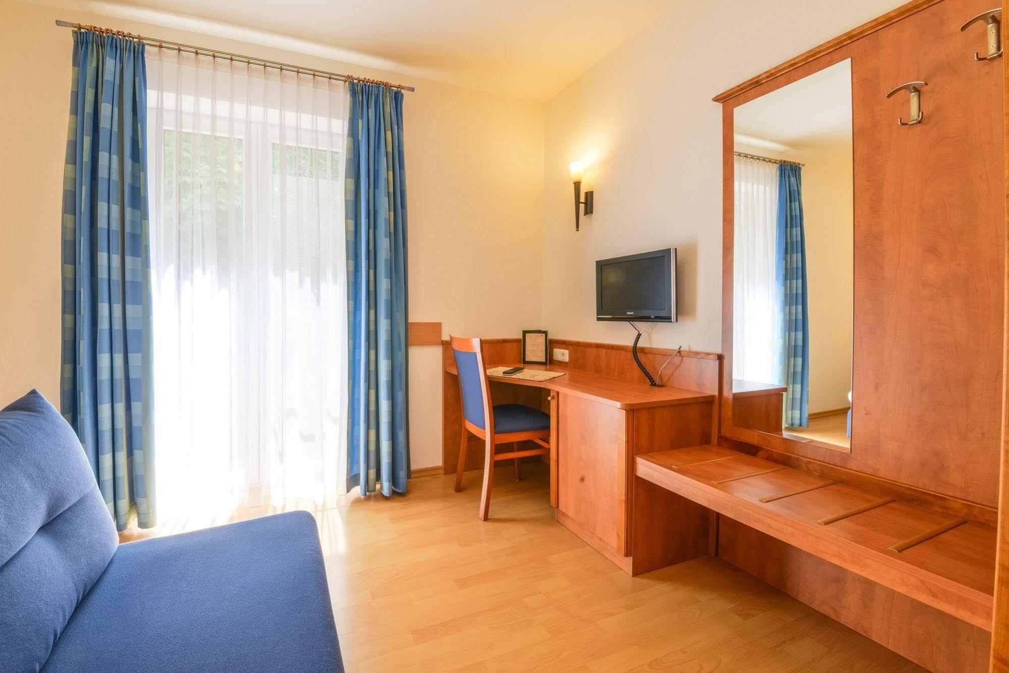 Hotel Waldhof 호엔카머 외부 사진
